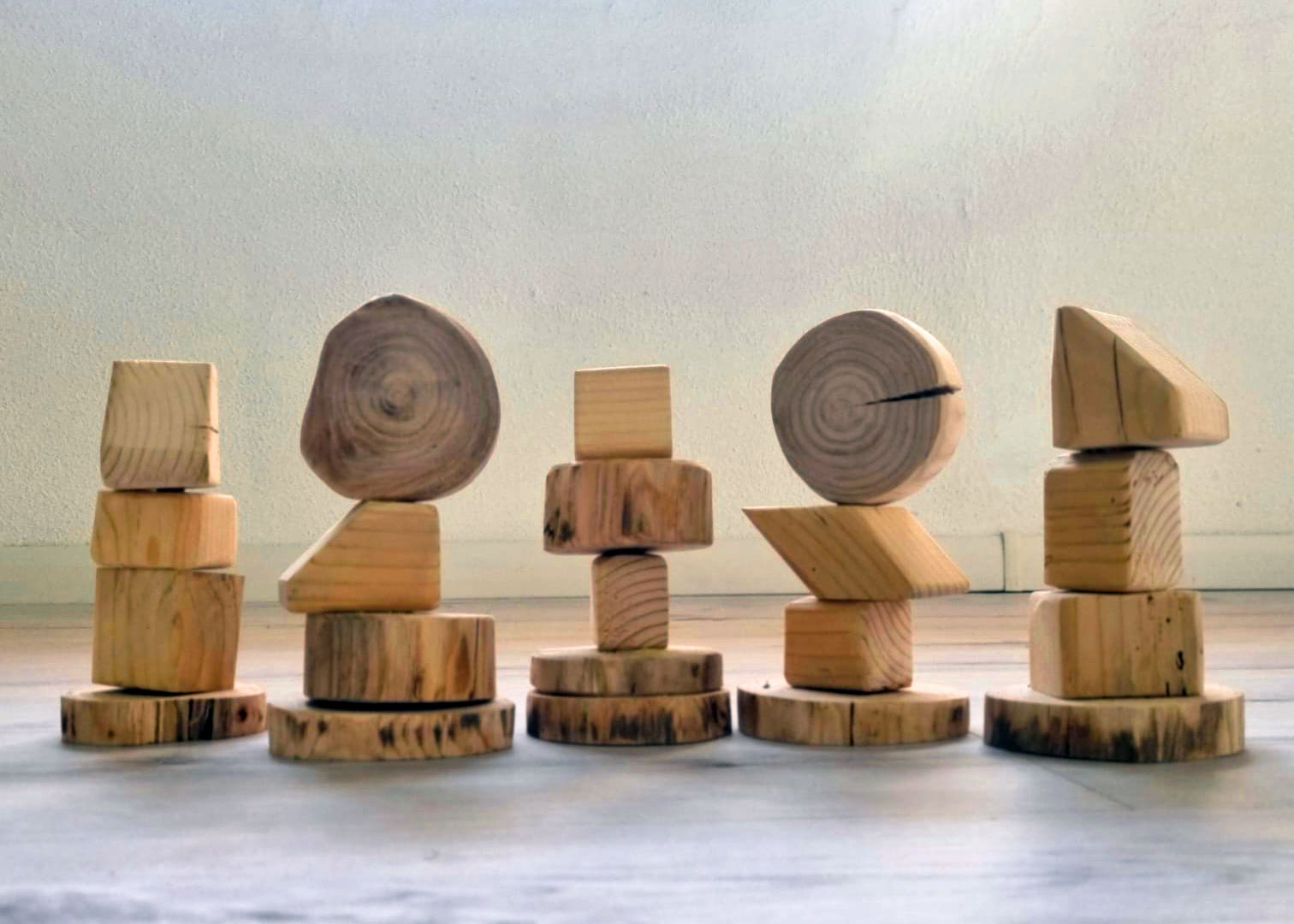 Costruzioni in legno per il laboratorio dei bambini in età prescolare